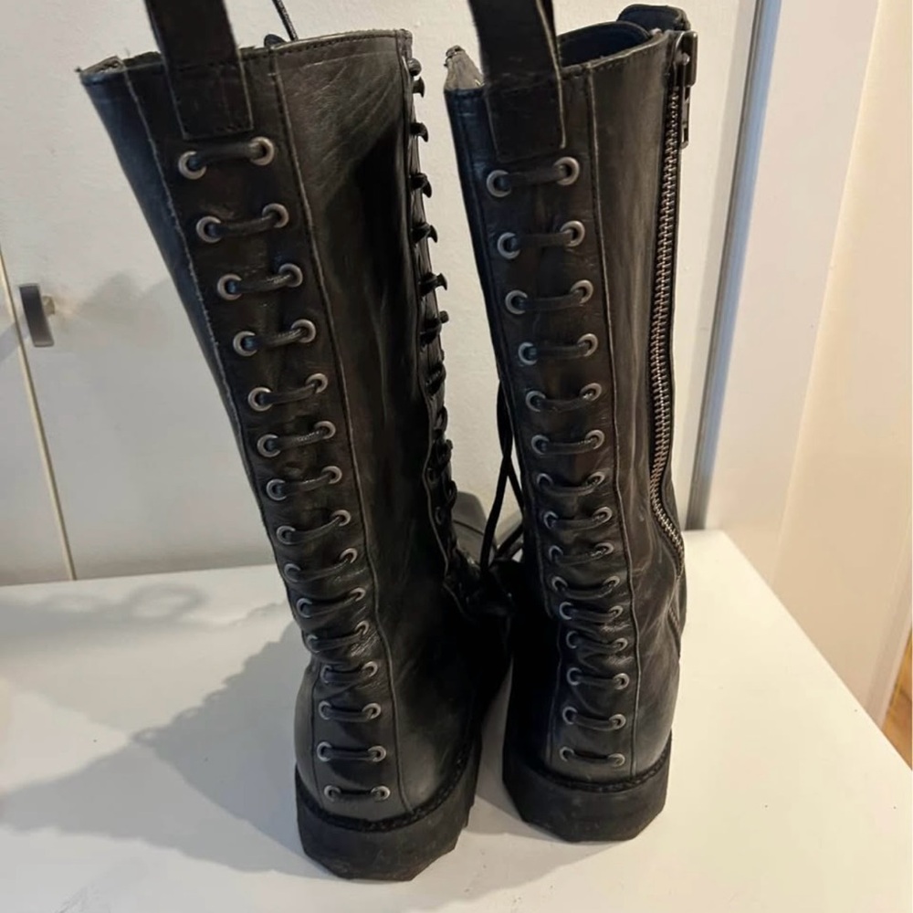 John Fluevog Black Lace Up Boots. Like new. With original box. - Picture 2 of 4